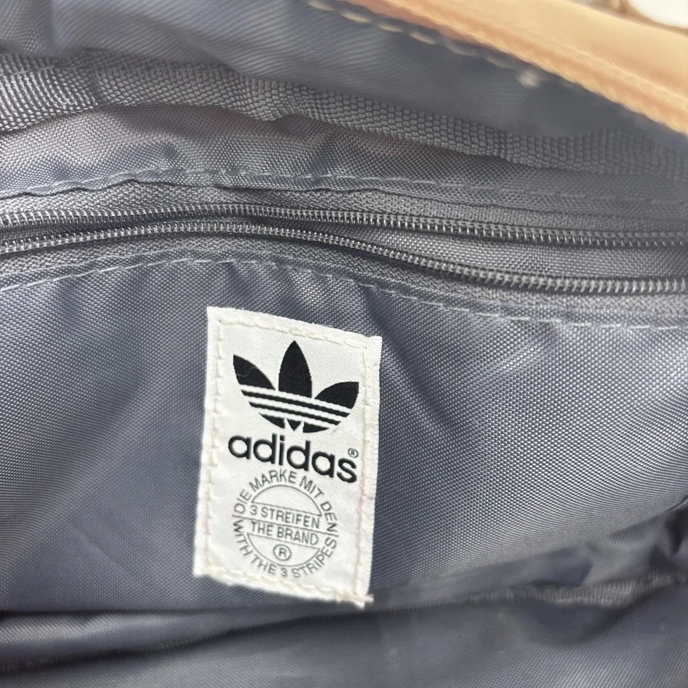Adidas Crossbody Pouch Puffer Bag Beige Fanny Pack Essentials Travel Zip Up